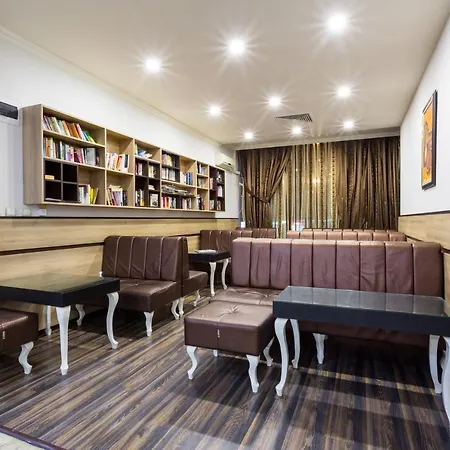 Tiara Hotel