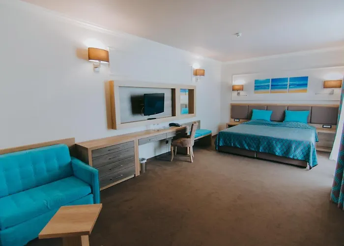 Tiara 4* ساني بيتش